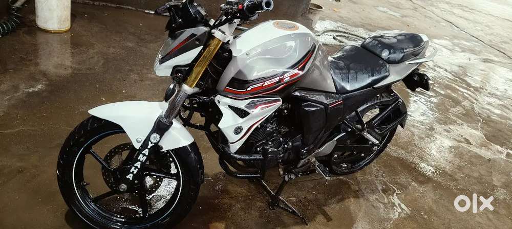 FZ V2 FI Top Condition ..