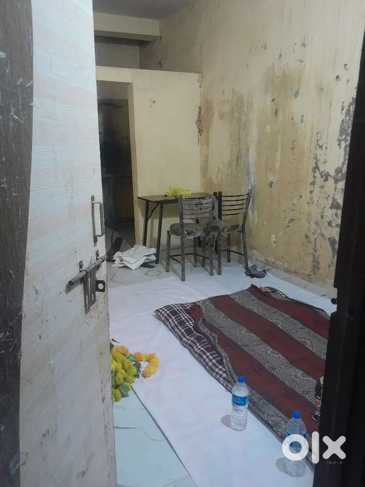 Urgent need room partner