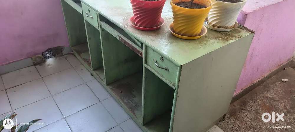 Computer tables