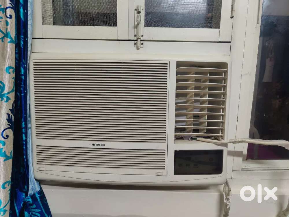 Hitachi 1 ton 5 star AC - Approx 4.6yrs old.