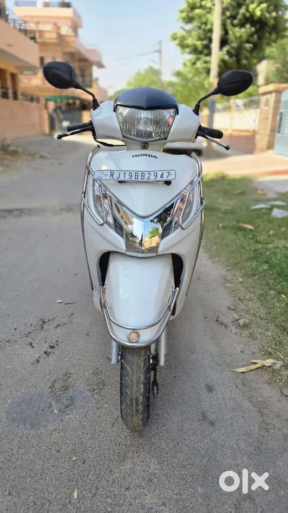 Honda Activa 125 cc white colour well ok condition