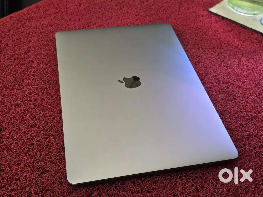 Apple Macbook Pro i7/16/256gb SSD 5.5gb Graphics 15inch Retina Display