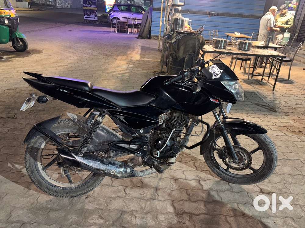 Pulsar 135 ls.  New tyres.  New battery.  Self start.  Ok condition