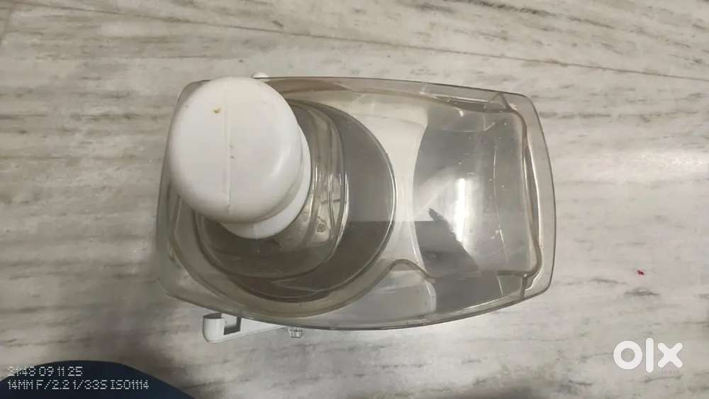 Fruit and vegetable juicer