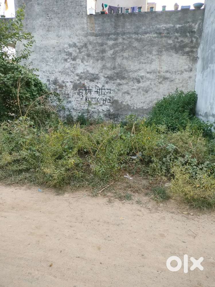 213 gaj west facing 2 side open on 20 ft road