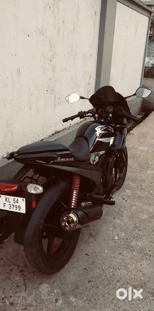 Honda karizma

Neat and clean negotible