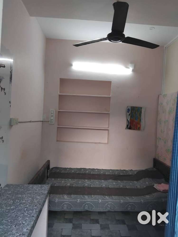 SINGLE ROOM WITH ATTACHED KITCHEN AND BATH ROOM