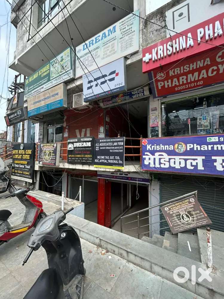 Shop For Rent In Gomtinagar At Prime Location