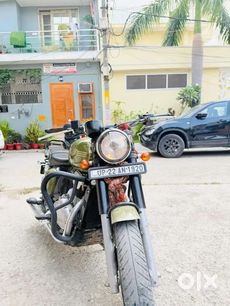 Jawa 42 green colour