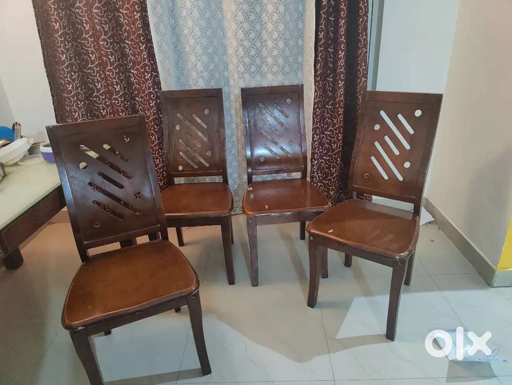 Dinning  chairs (4nos)