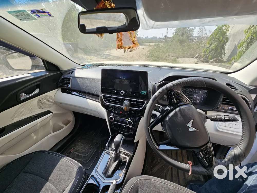 Mahindra XUV 3XO 2025 Petrol 4500 Km Driven automatic