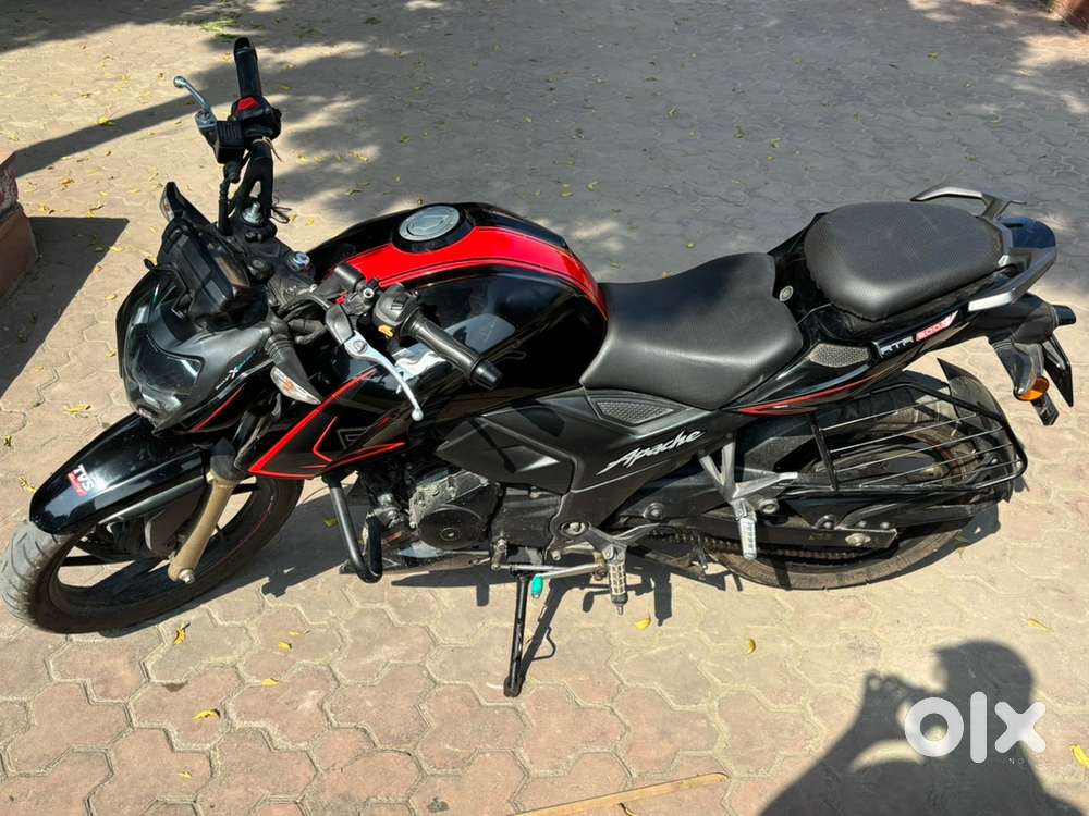 Ek dam new condition m bike h Koi dikkat nhi h bike m