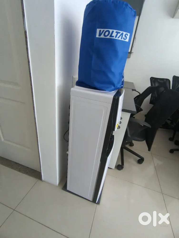Voltas water dispenser with cabinet