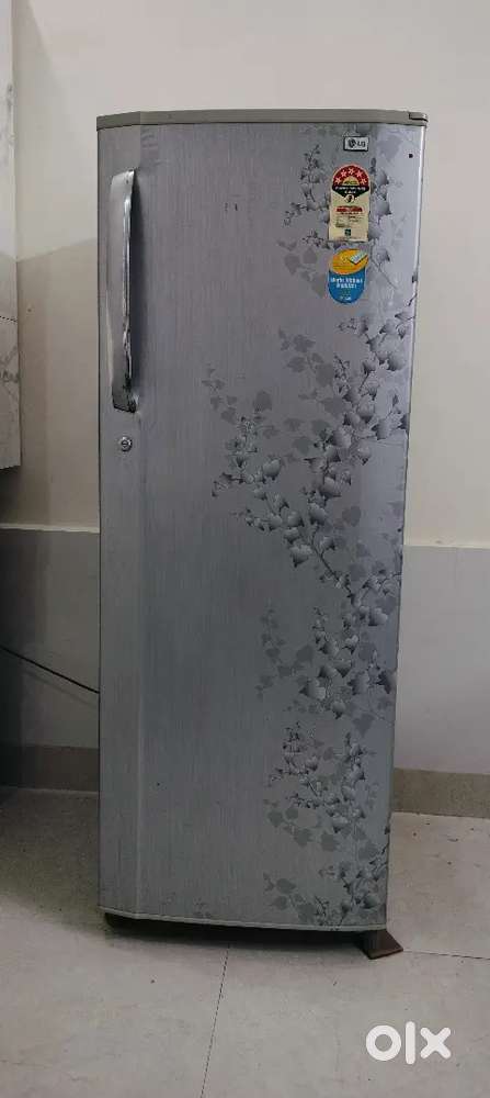 Fridge for sale (270 Litres)
