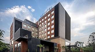 Waiter (Fresher) - Food and Accommodation Available