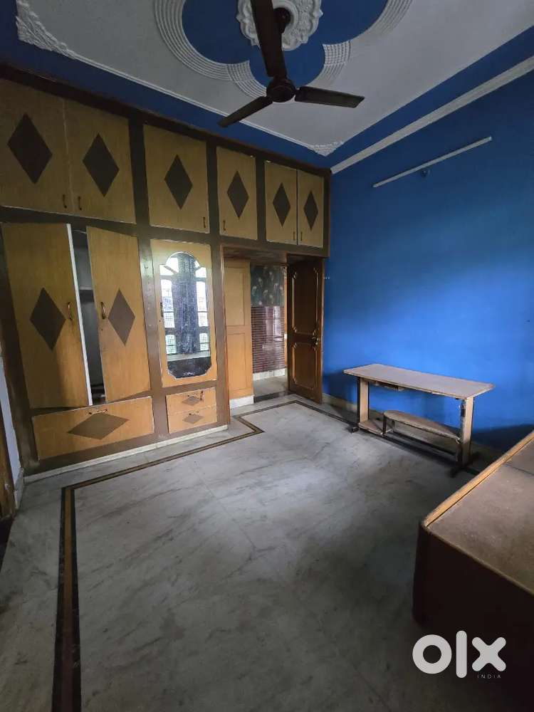 Single room set for rent