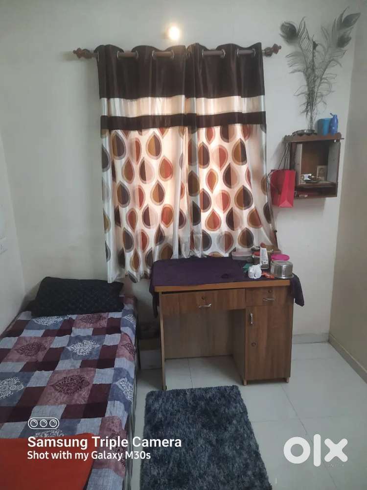 PEROSNAL ROOM FOR GIRLS/WORKING WOMEN UNIVERSITY ROAD  INDIRA CIRCLE