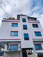 COMMERCIAL 3 FLOORS BUILDING FOR RENT