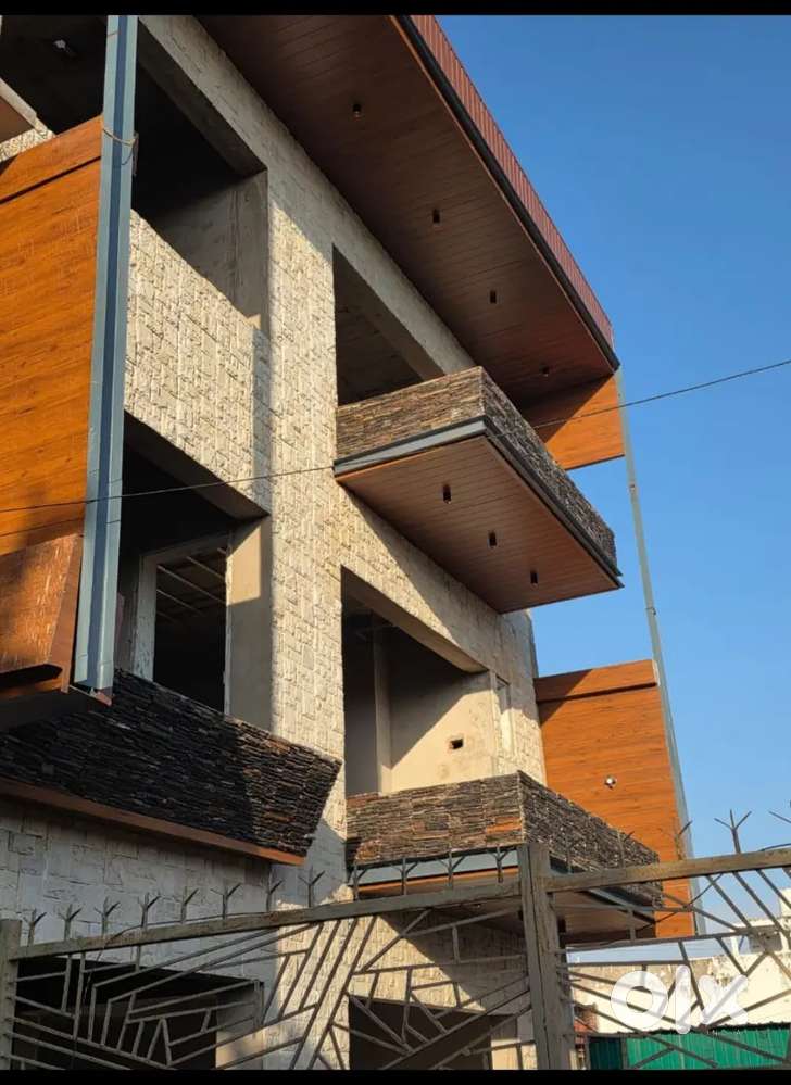 13 marla 10 bhk with 10 bath vvip location