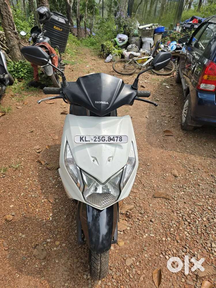 Good condition, New tyres,Gives good mileage.