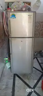 SAMSUNG 230 LITRE DOUBLE DOOR FRIDGE