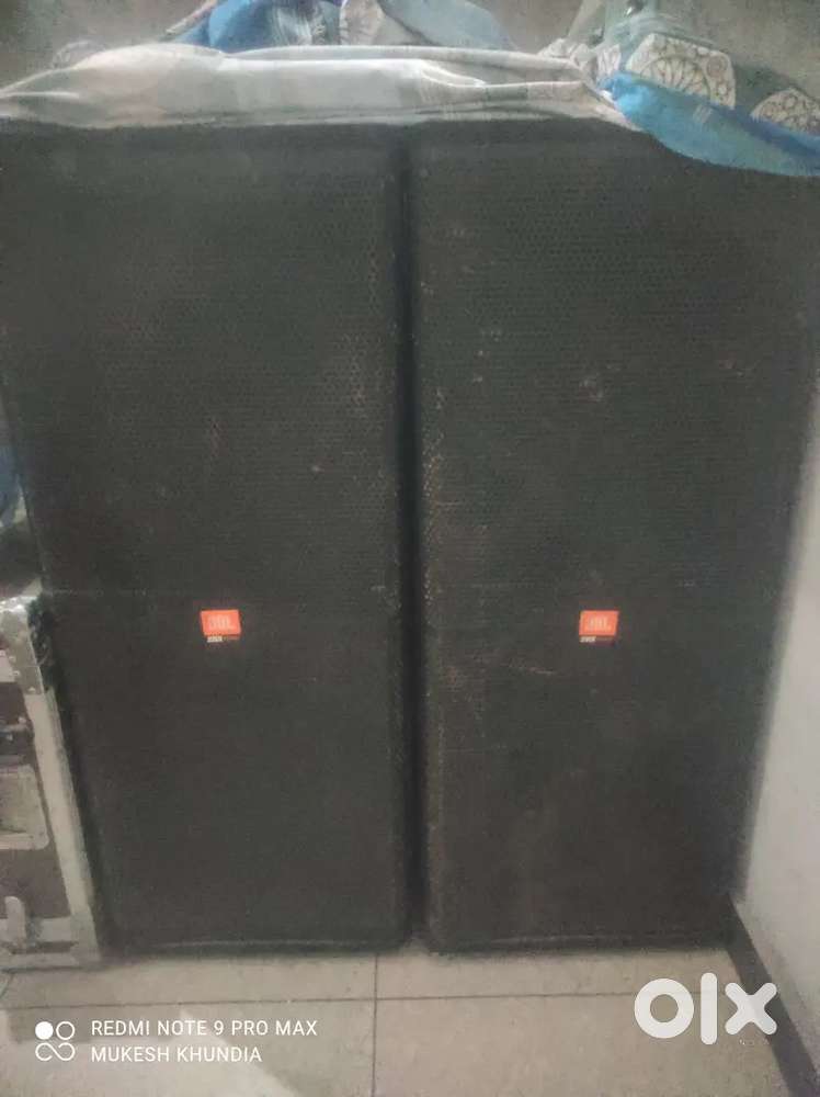 Dj set-up 2 top,1 base