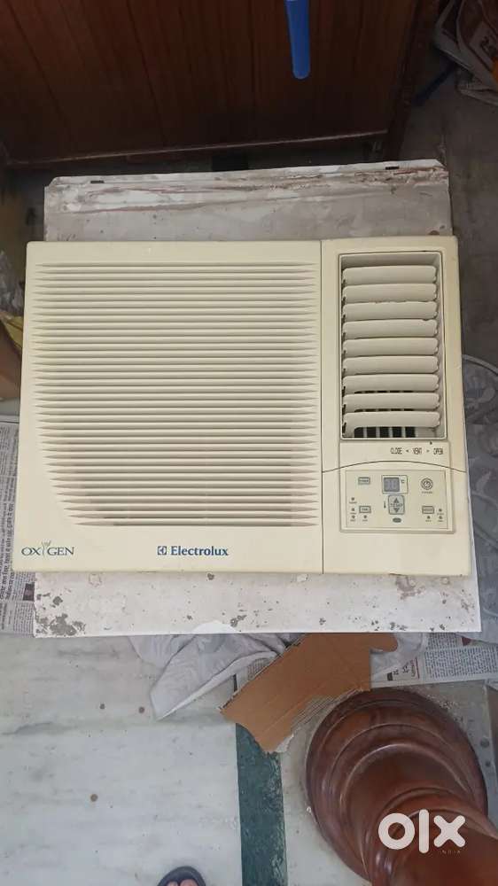 Window ac(small)