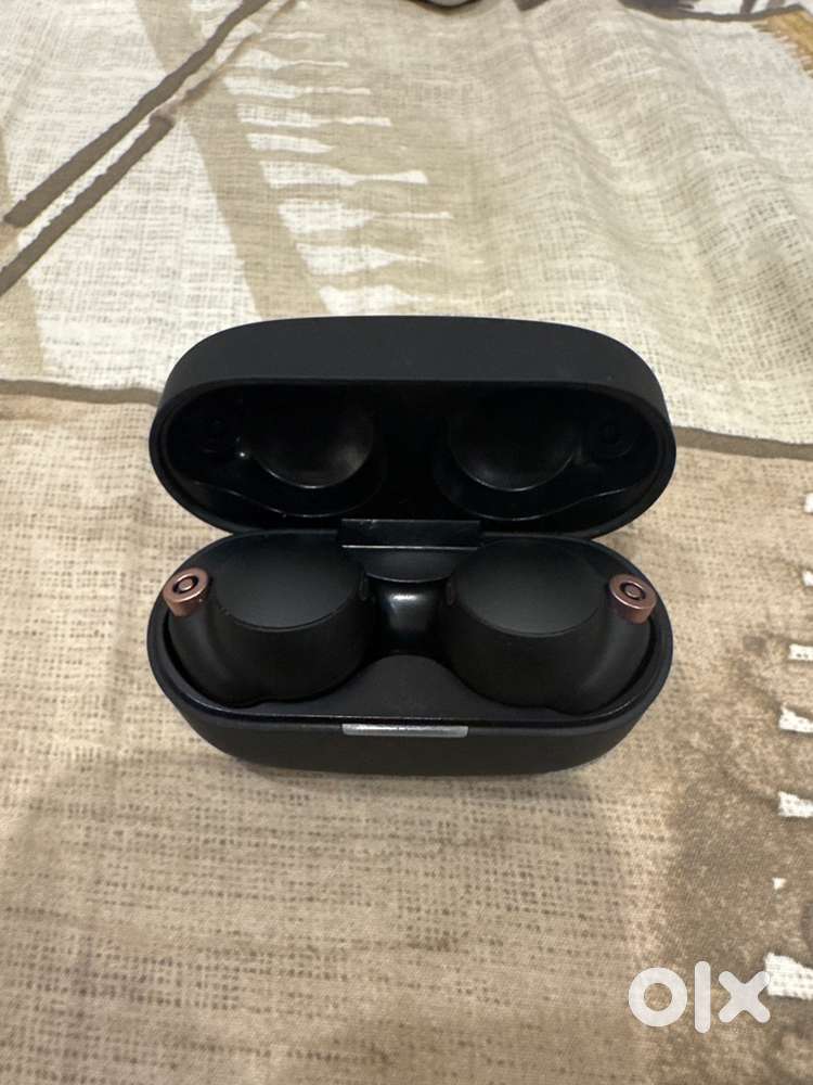 Sony WF-1000XM4 ear buds (Unused)