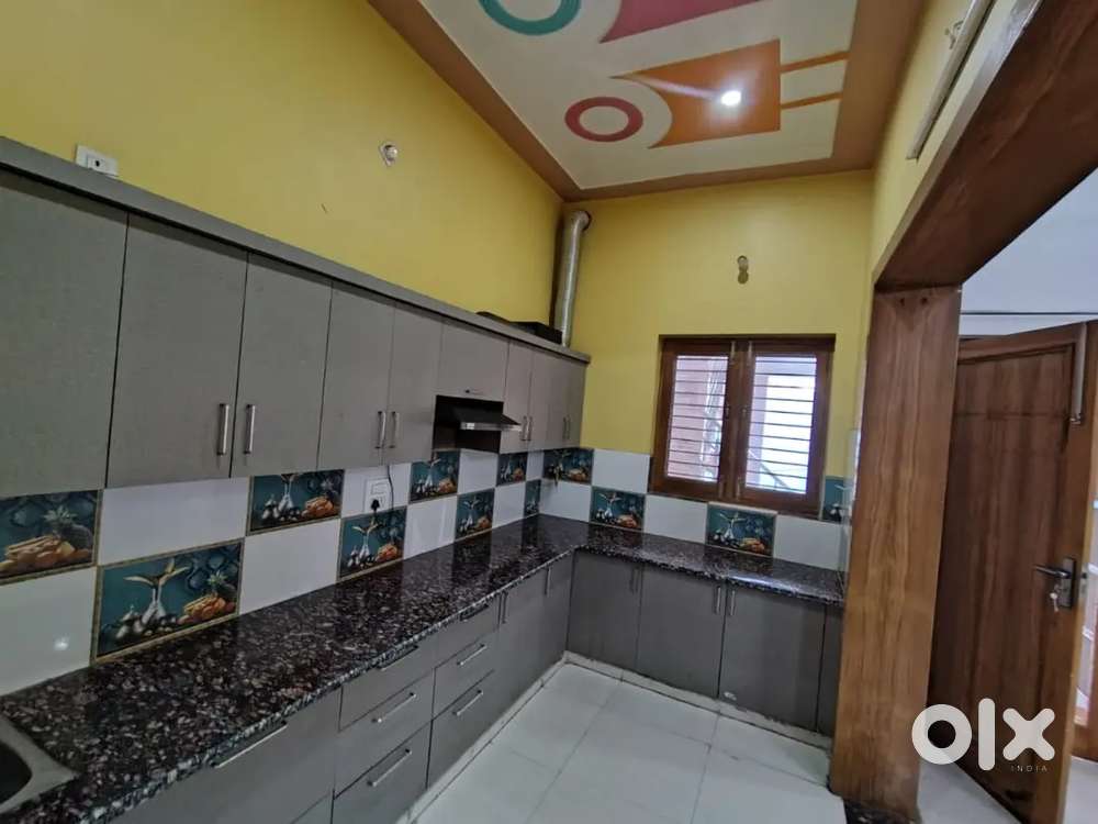 2bhk house on first floor in indralok