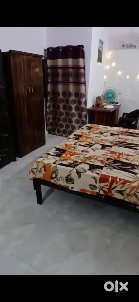 In sharing room is started 3500 without sharing started 6000