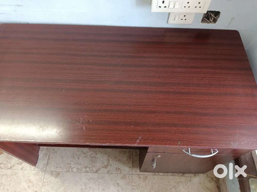 Office table