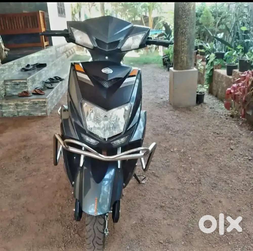 Komaki x1 electric scoot