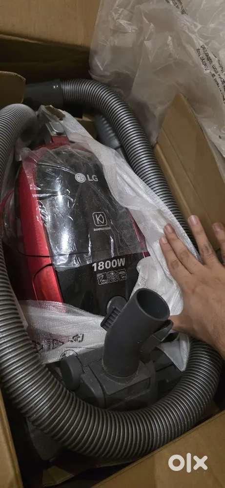 LG 1800w powerful and easy to use Vaccume cleaner