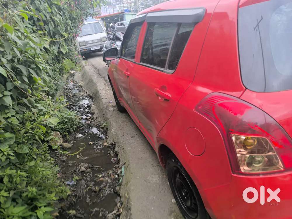 Maruti Suzuki Swift 2011 Diesel 205000 Km Driven