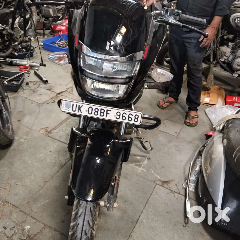 Mene New Bullet Leli Hai Hrr Time Khadi Rhti Hai Isliye Bech Rha Hu.