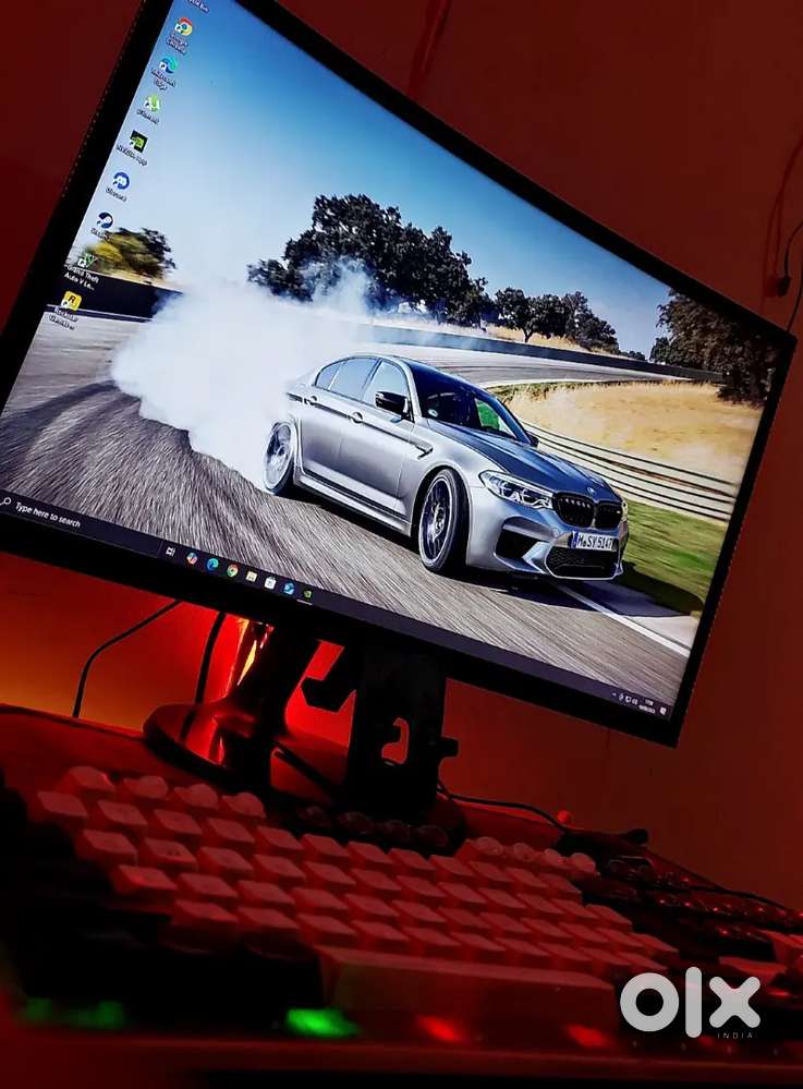 Samsung curved display with adaptor good conditions