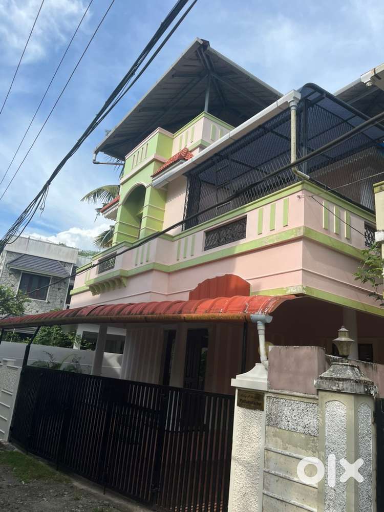Mm 3bhk semi furnished, independent house hakkanad vazhakkala