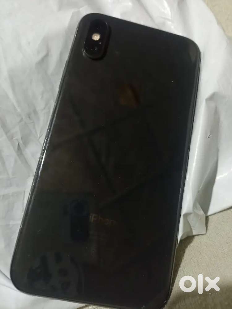Urgent sale battery 85%, storage 64GB,price 10,0000. Negotiable