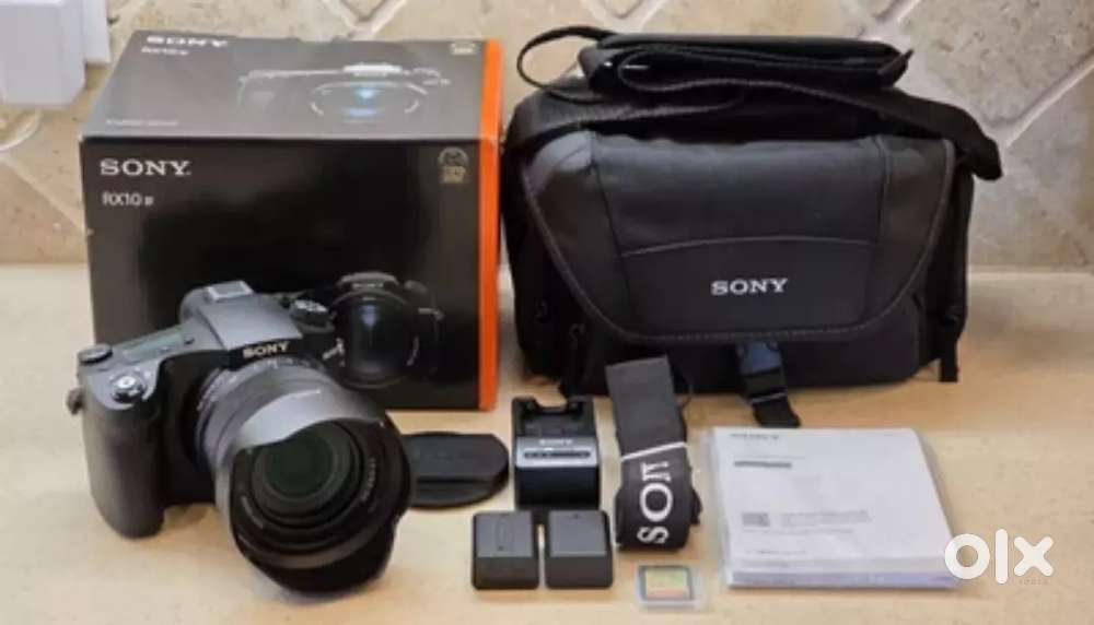 Used item Sony DSC-RX10M4 20.1MP Digital Camera With 24-600mm Lens.