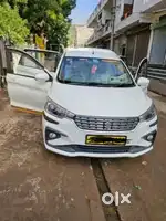 Ola Uber m gadi chalani hai