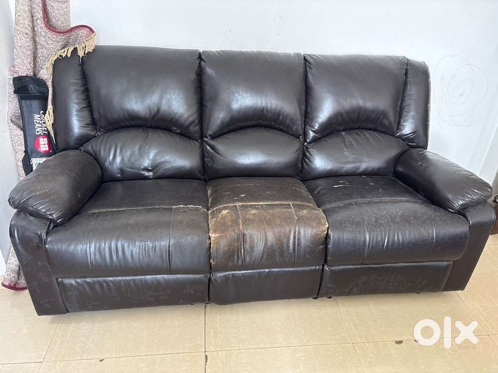 Godrej 3 seater recliner