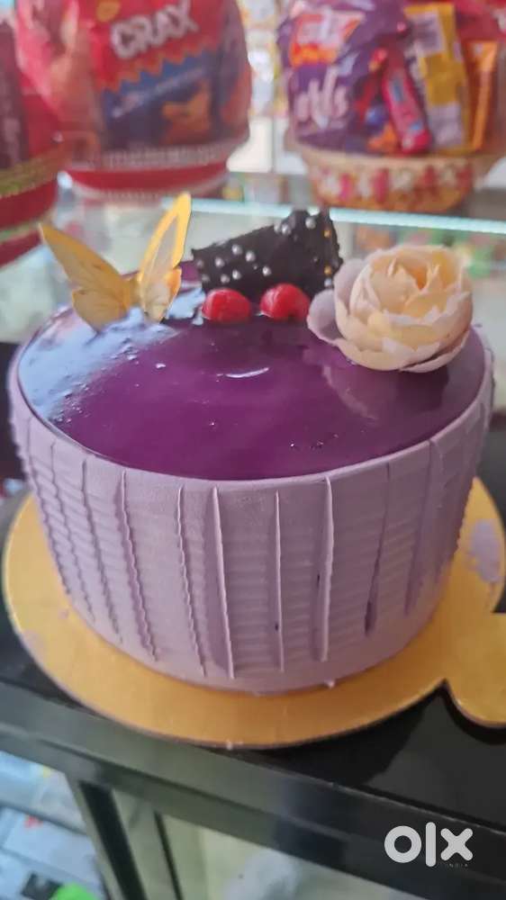 Need a girl for cake shop