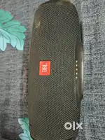 JBL charge4