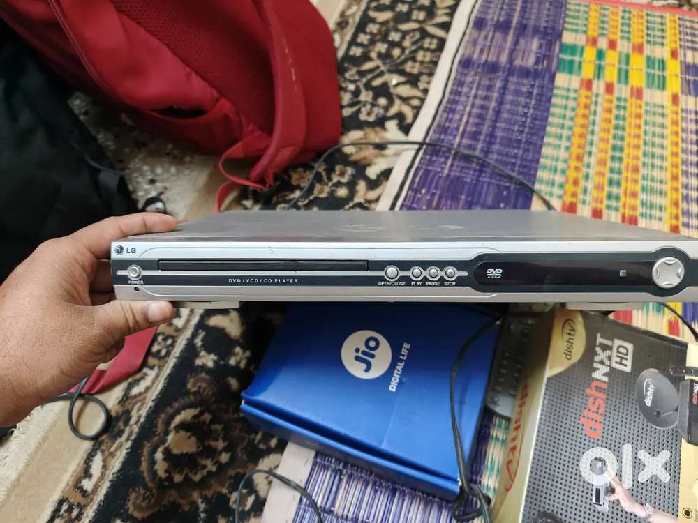 LG DVD 5.1 chanel DSI-8556P Player is in good condition for sale