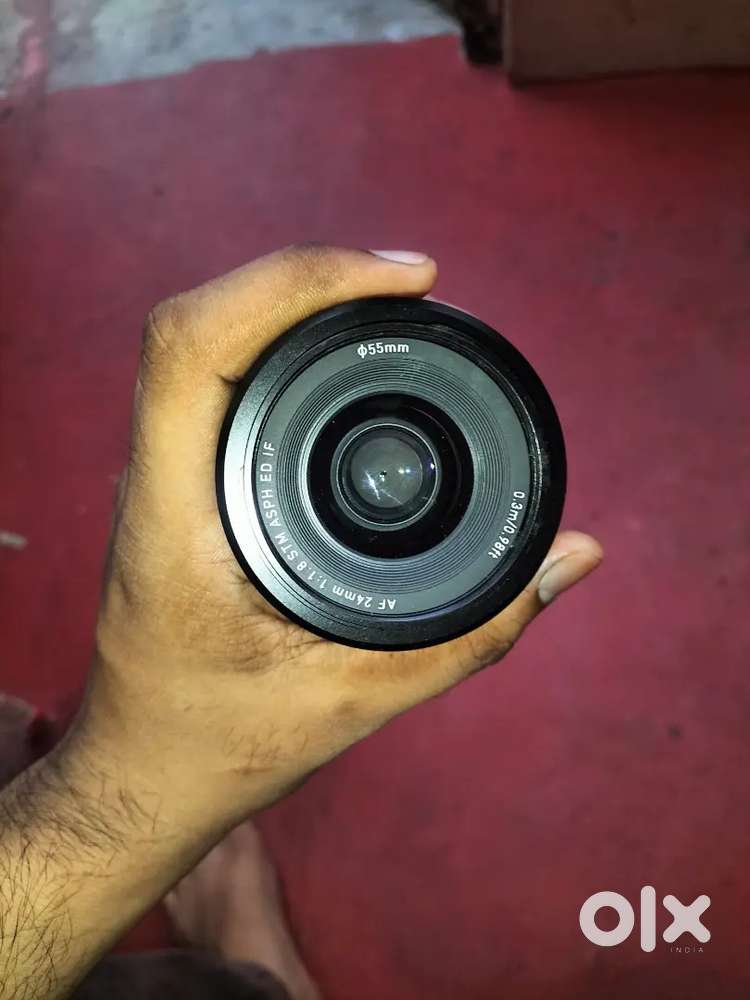 Nikon camera lens selling