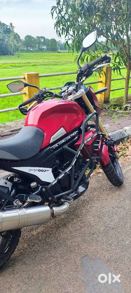 Mahindra mojo xt 300