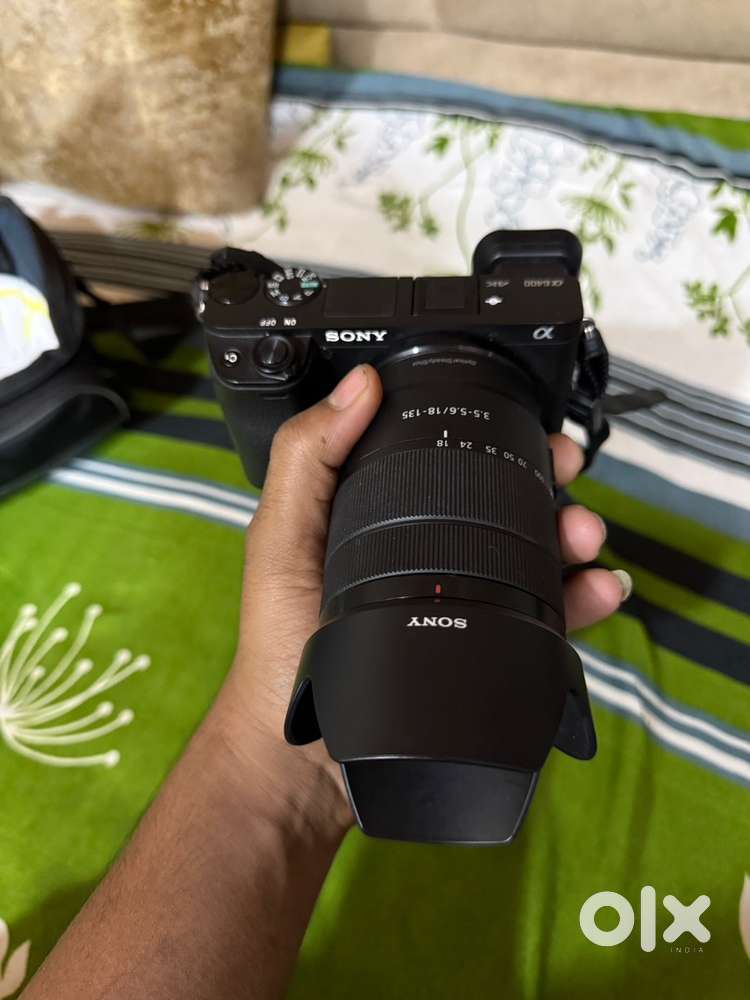 Sony a6400 camera E18-135 mm