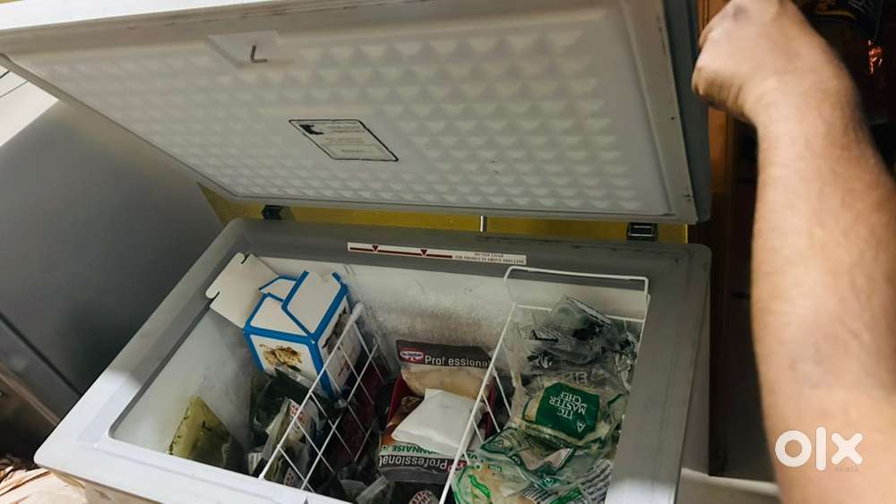 WESTREN CHEST FREEZER 216ltrs warranty 3 months used