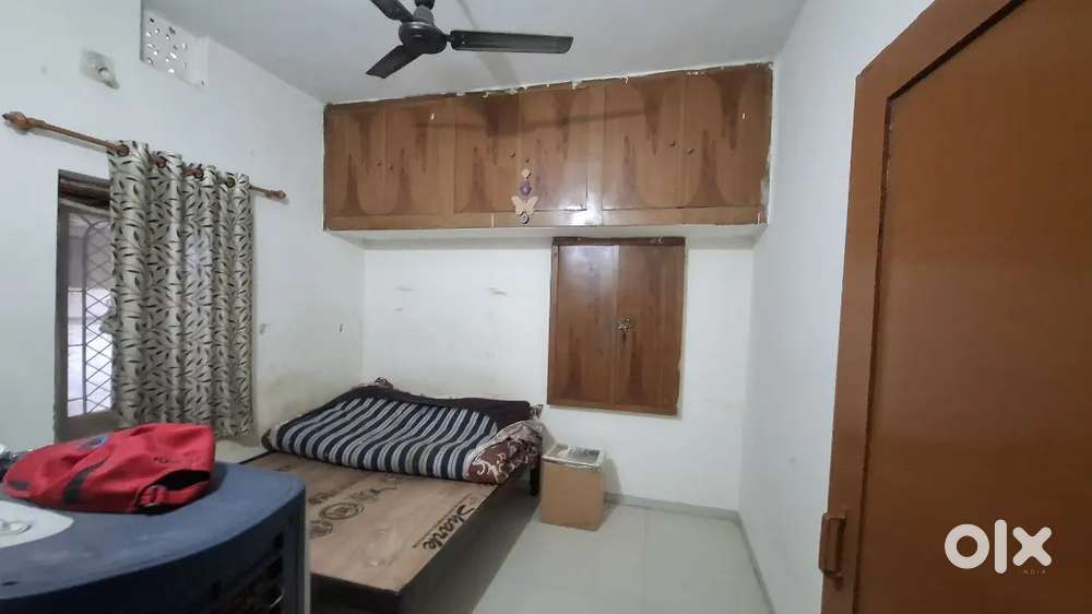 1BHK ROAD TOUCH SAMIFURNISED HOUSE FOR RENT tɛ13 chhani jakat Naka