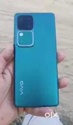 Vivo V30 8 128 bill charger tach crech h thodi si niche se all origina